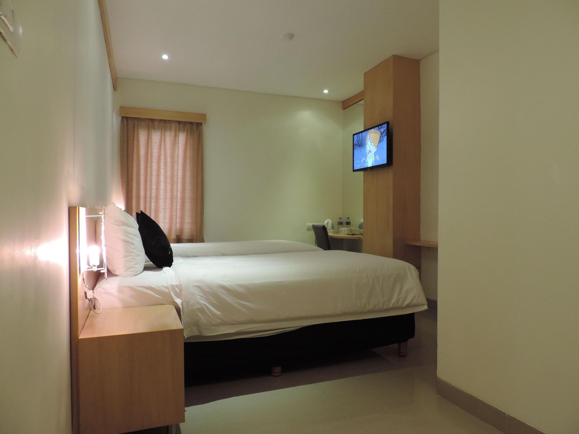 בנדונג Zodiak Kebon Jati By Kagum Hotels מראה חיצוני תמונה
