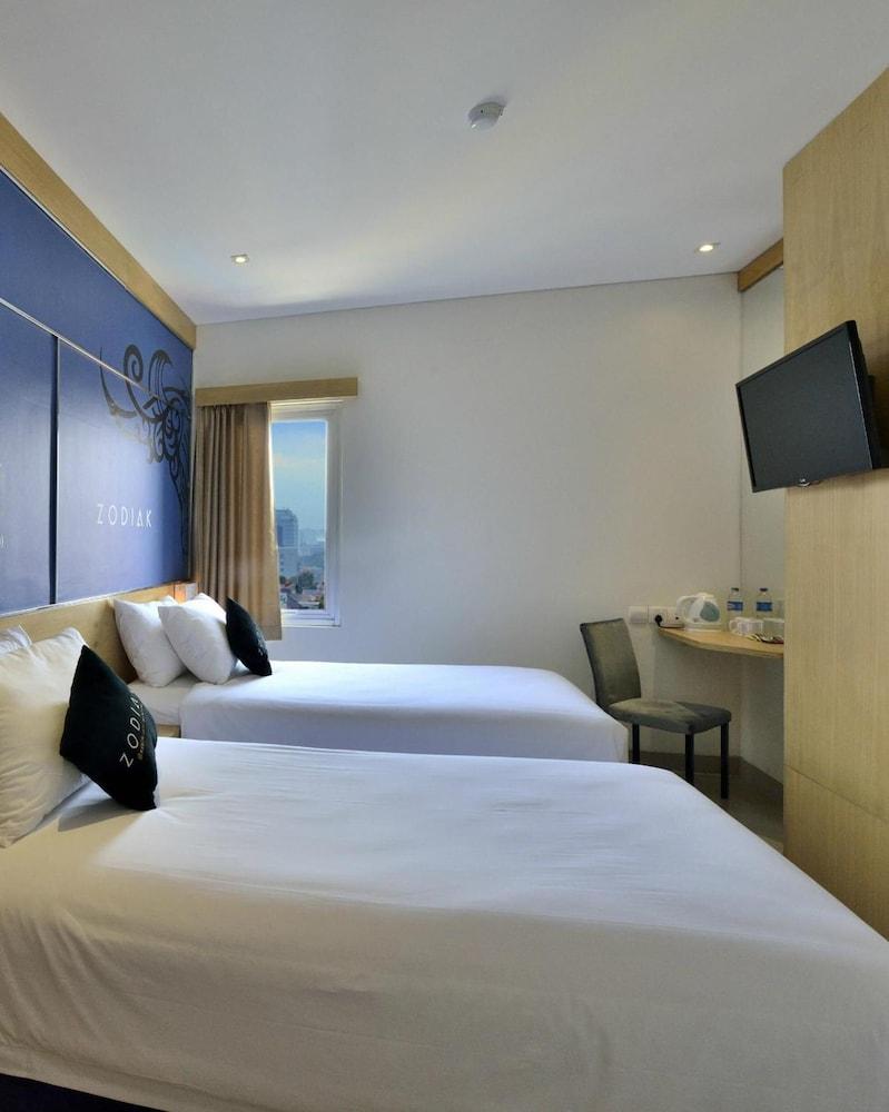 בנדונג Zodiak Kebon Jati By Kagum Hotels מראה חיצוני תמונה