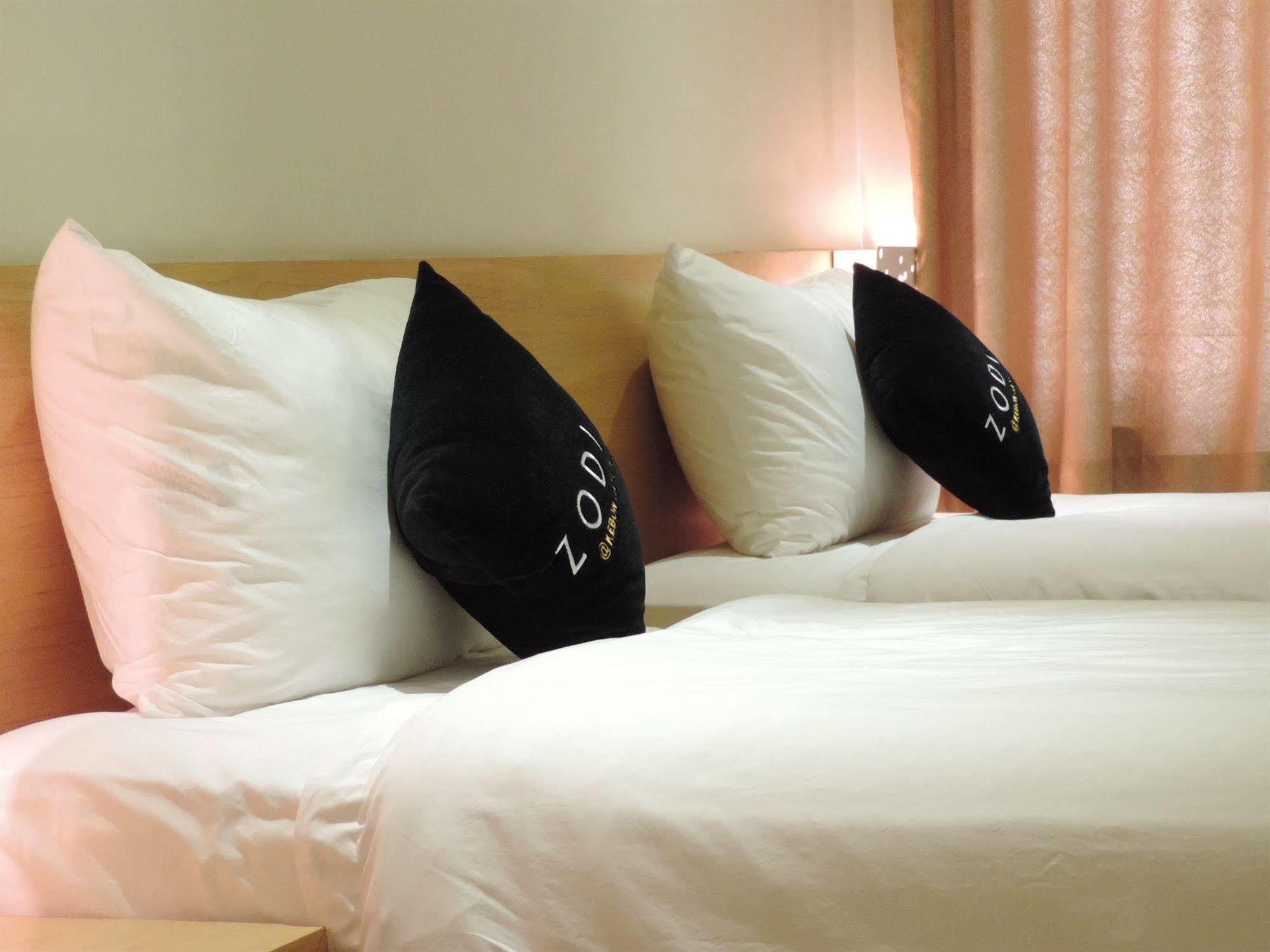 בנדונג Zodiak Kebon Jati By Kagum Hotels מראה חיצוני תמונה